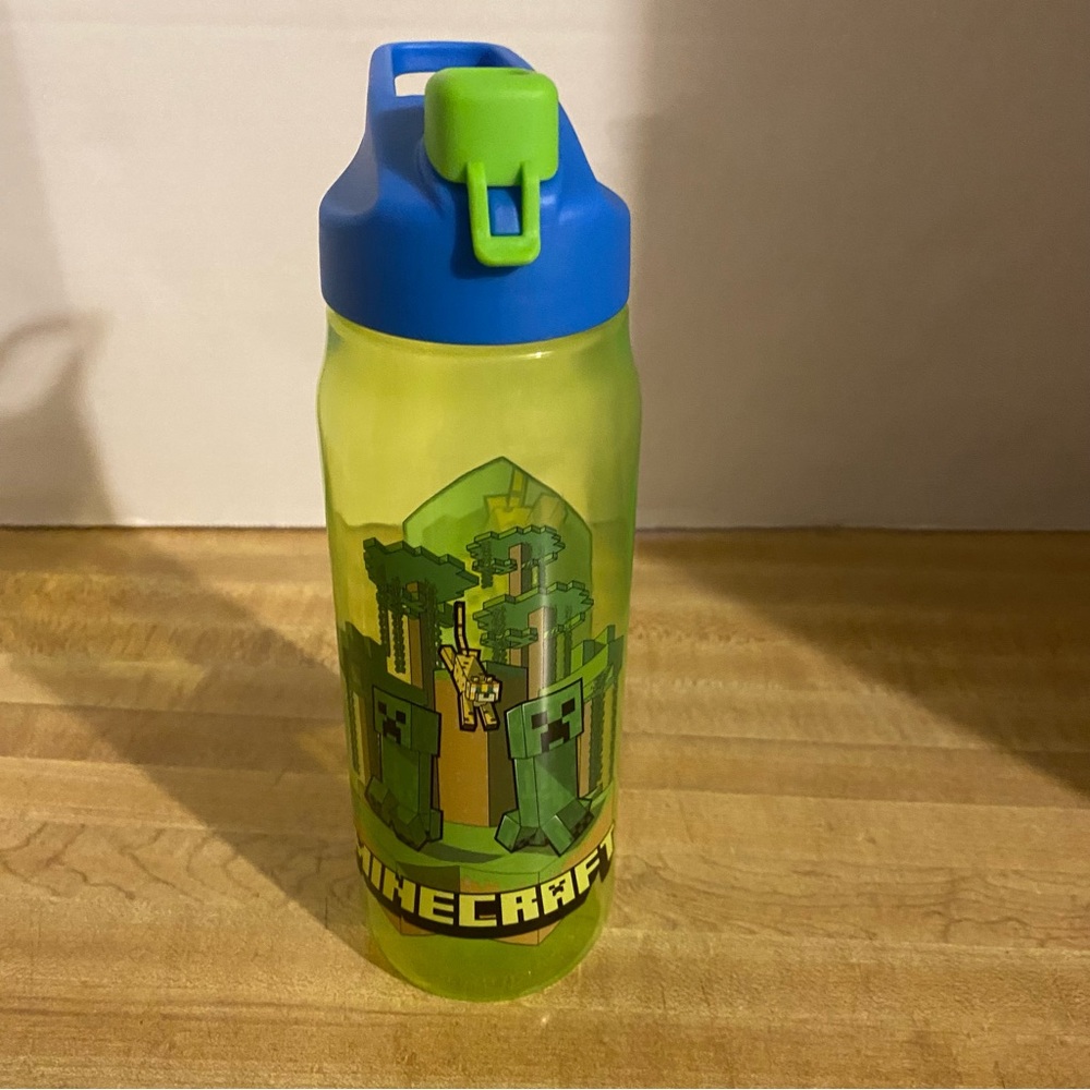 Minecraft Water Bottle Creeper & Ocelot Design – Flip Top Lid, Mojang, 20oz